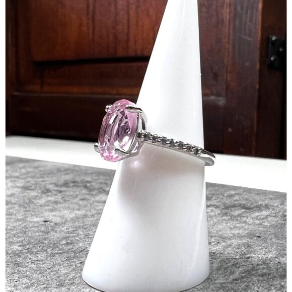 Ring Bomb Party Ring, NWOT, size 7, pink stone silver color band - Picture 4 of 7